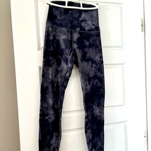 Lululemon leggings size 4
